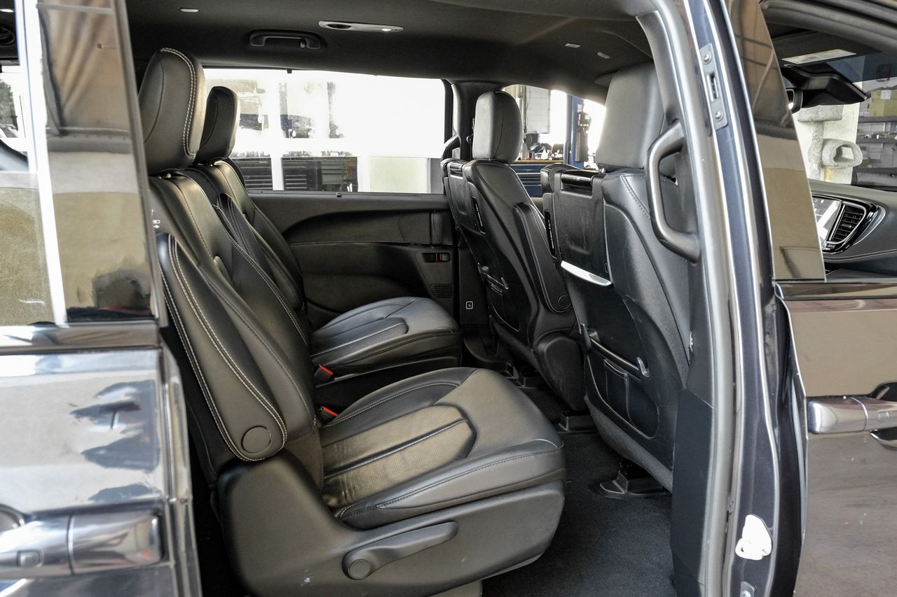 Chrysler Pacifica Vehicle Main Gallery Image 44