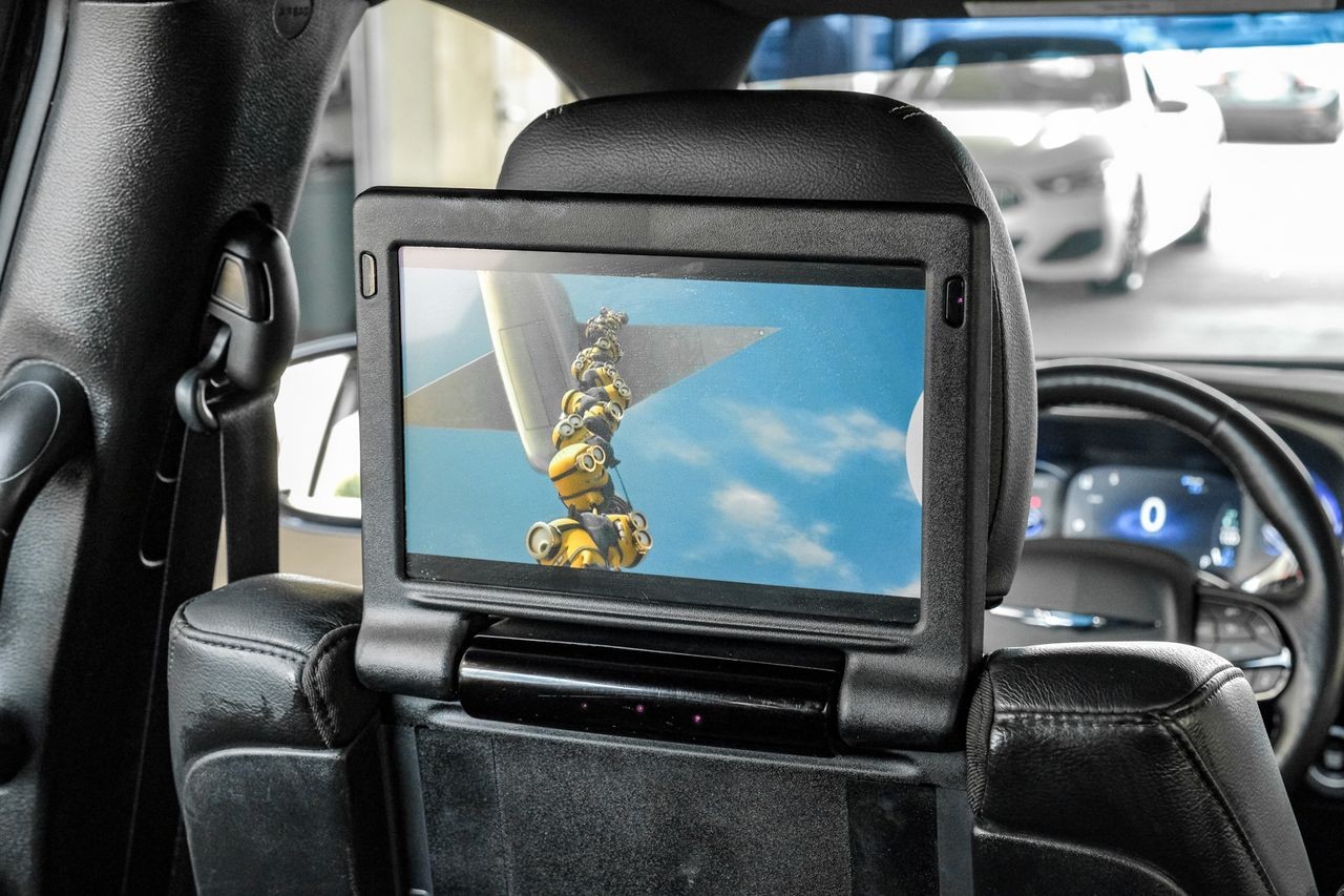 Chrysler Pacifica Vehicle Main Gallery Image 45