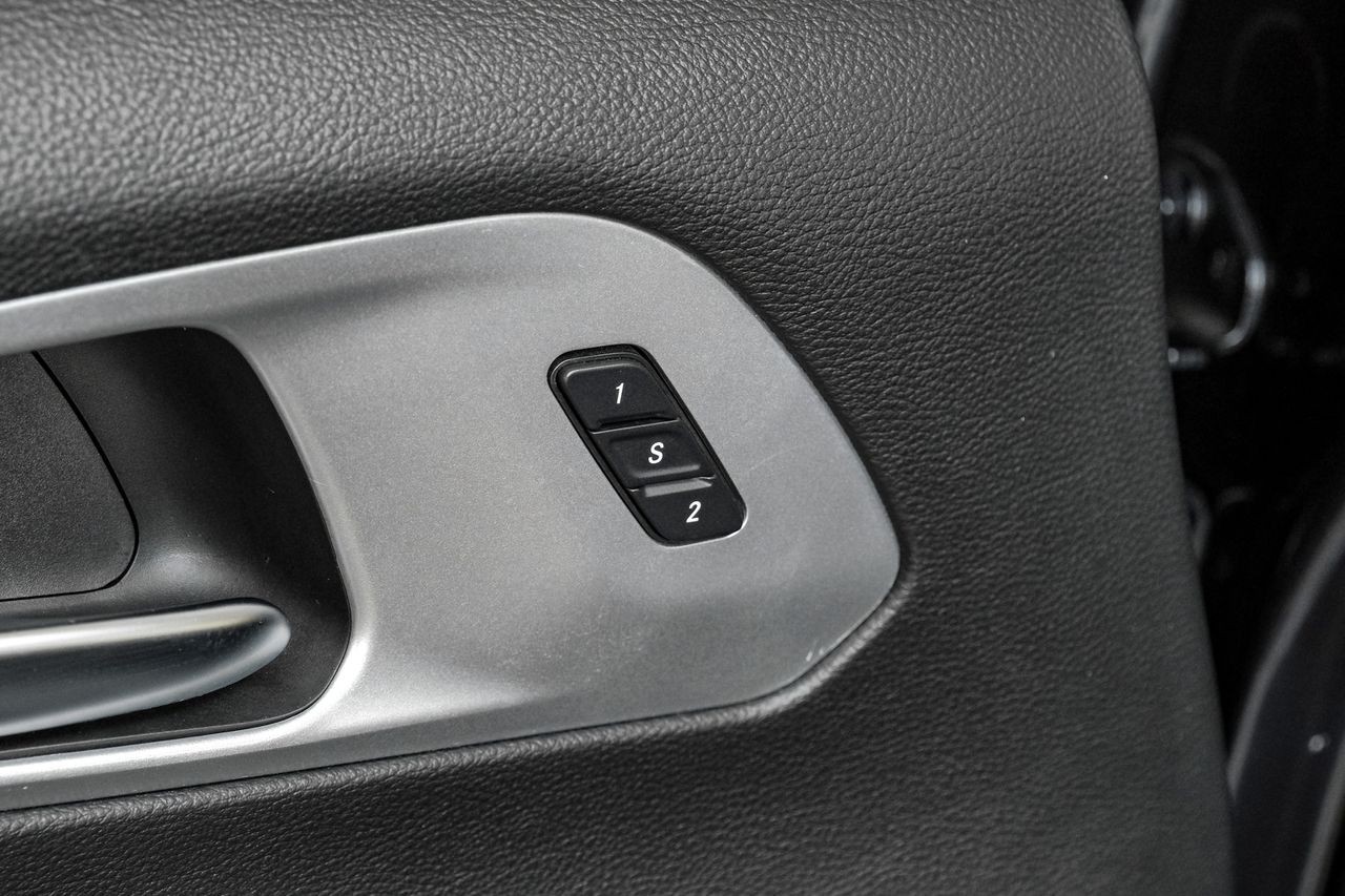 Chrysler Pacifica Vehicle Main Gallery Image 60