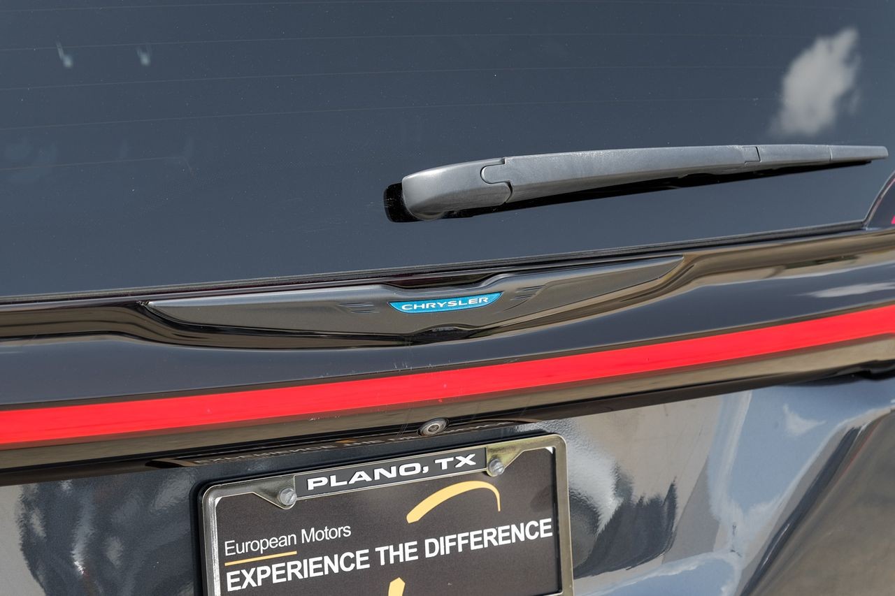Chrysler Pacifica Vehicle Main Gallery Image 65