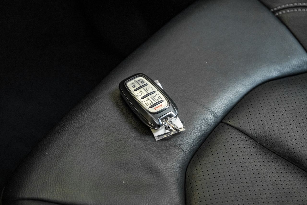 Chrysler Pacifica Vehicle Main Gallery Image 73