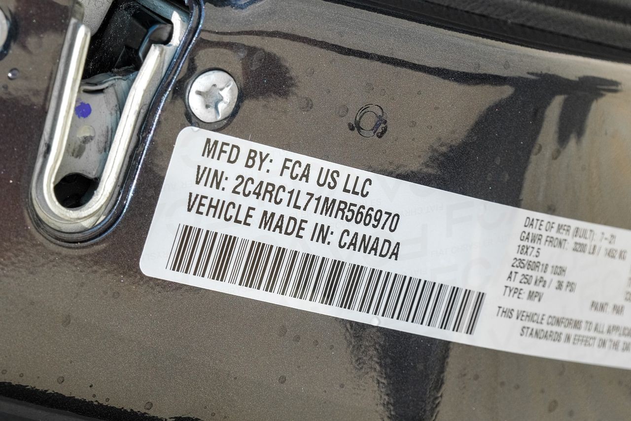 Chrysler Pacifica Vehicle Main Gallery Image 74