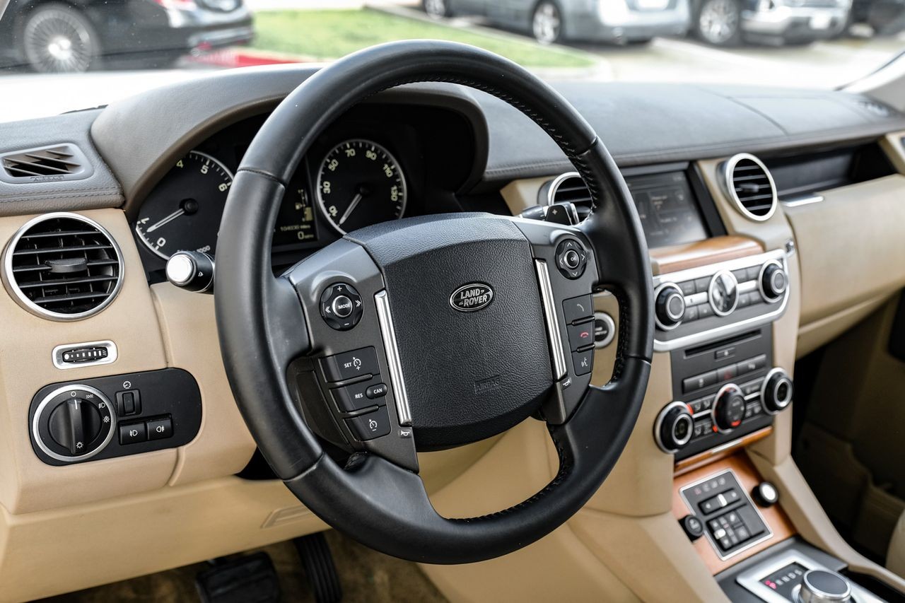 Land Rover LR4 Vehicle Main Gallery Image 16