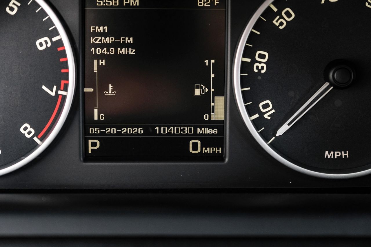 Land Rover LR4 Vehicle Main Gallery Image 21