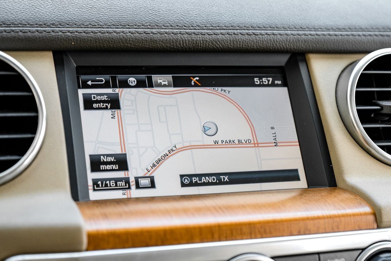 Land Rover LR4 Vehicle Main Gallery Image 22
