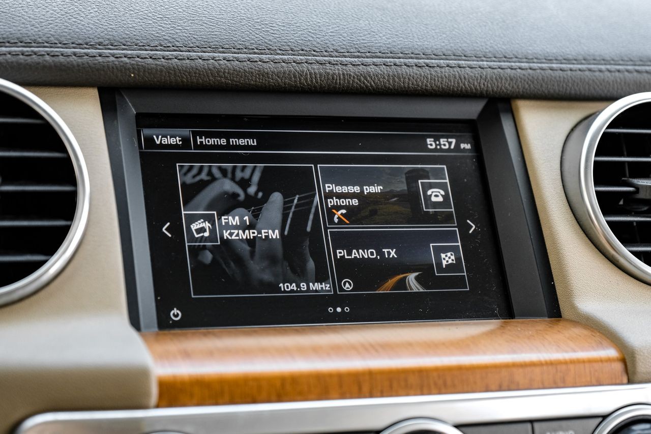 Land Rover LR4 Vehicle Main Gallery Image 27