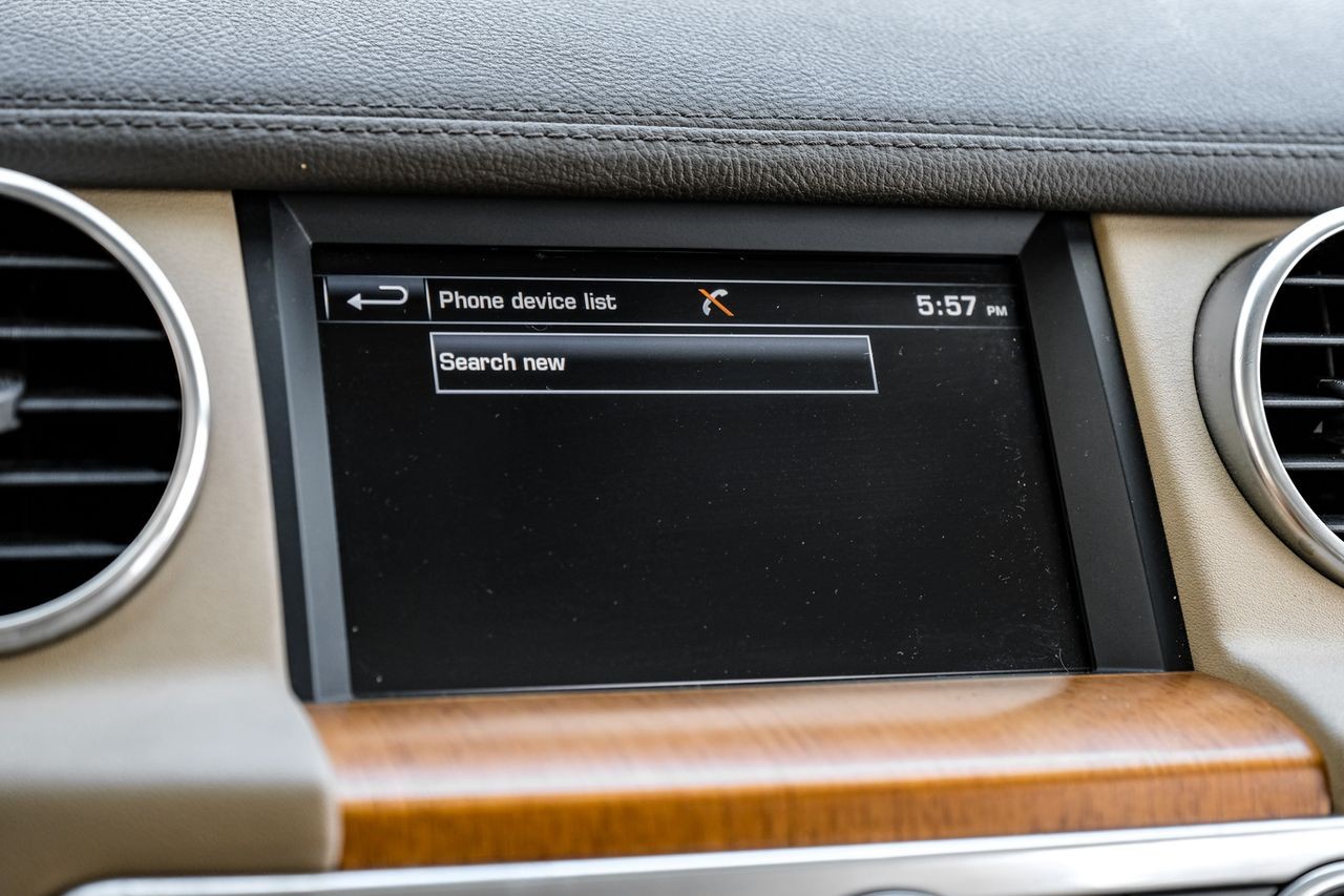 Land Rover LR4 Vehicle Main Gallery Image 29