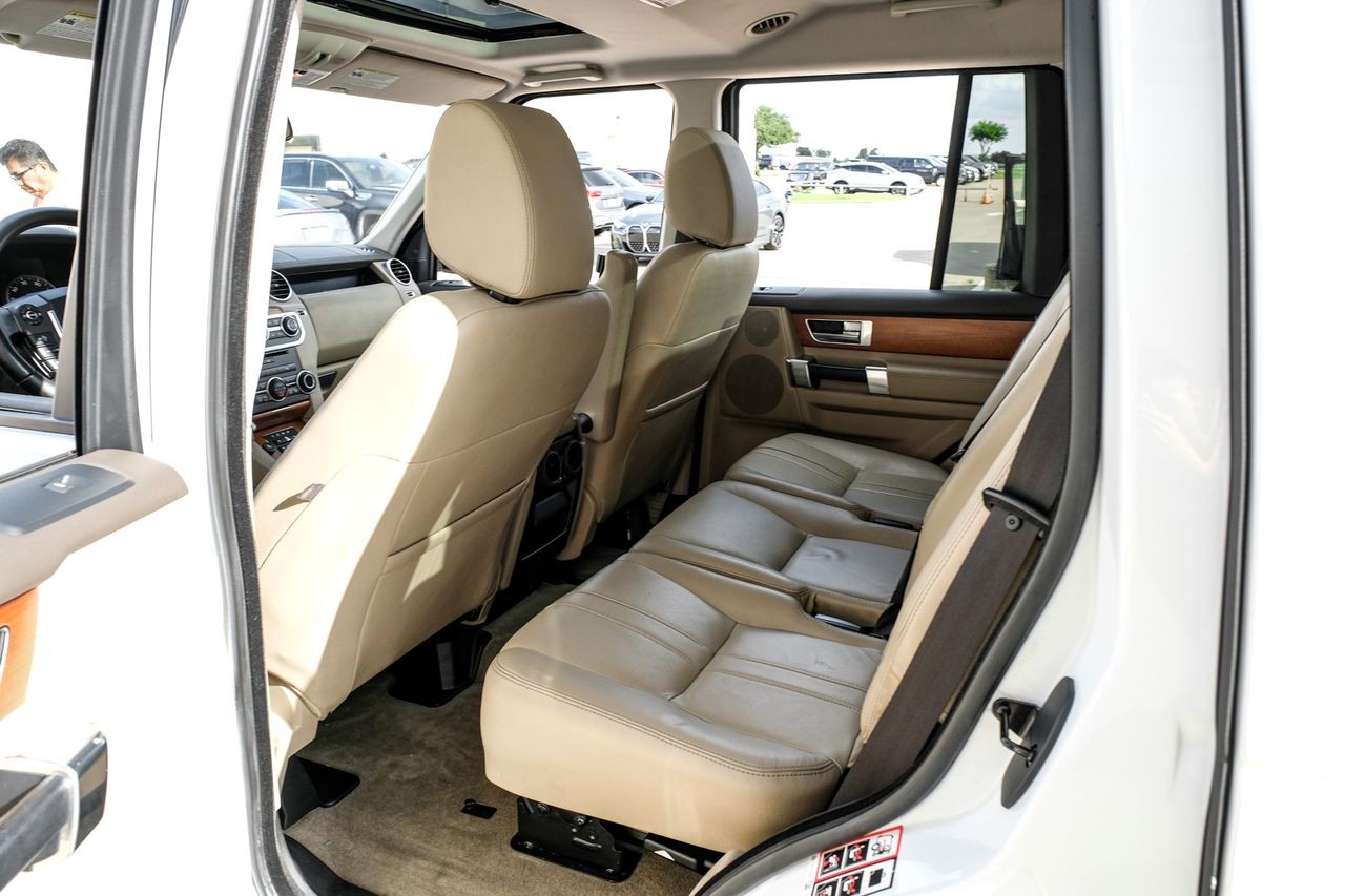 Land Rover LR4 Vehicle Main Gallery Image 36