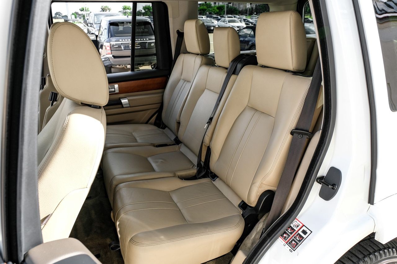 Land Rover LR4 Vehicle Main Gallery Image 37