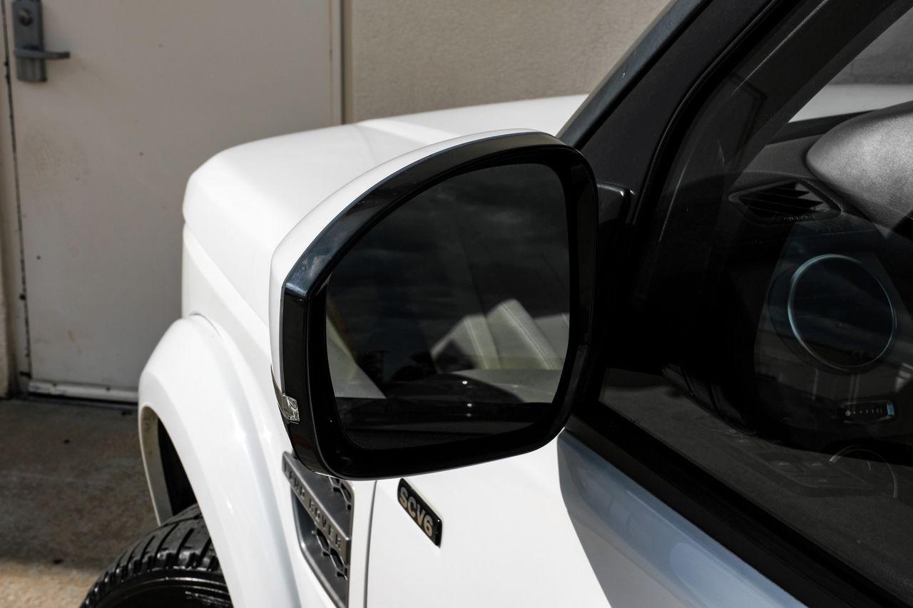 Land Rover LR4 Vehicle Main Gallery Image 39