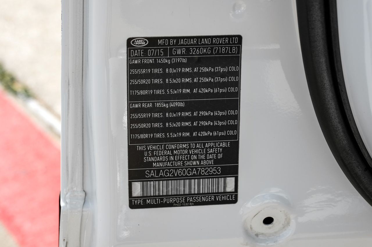 Land Rover LR4 Vehicle Main Gallery Image 54