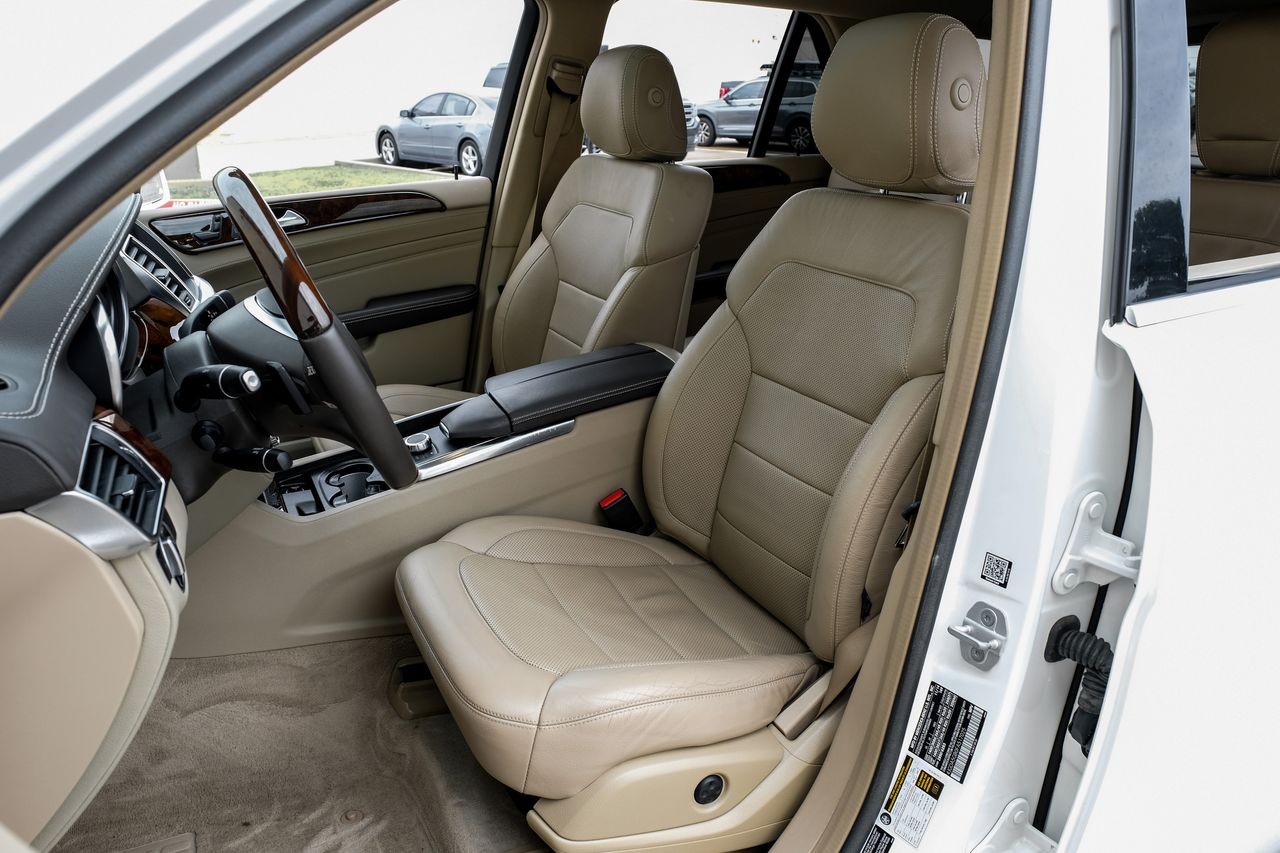 Mercedes-Benz ML Class Vehicle Main Gallery Image 29