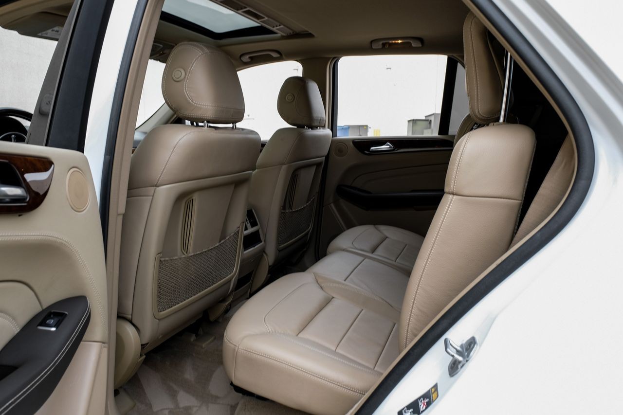 Mercedes-Benz ML Class Vehicle Main Gallery Image 34