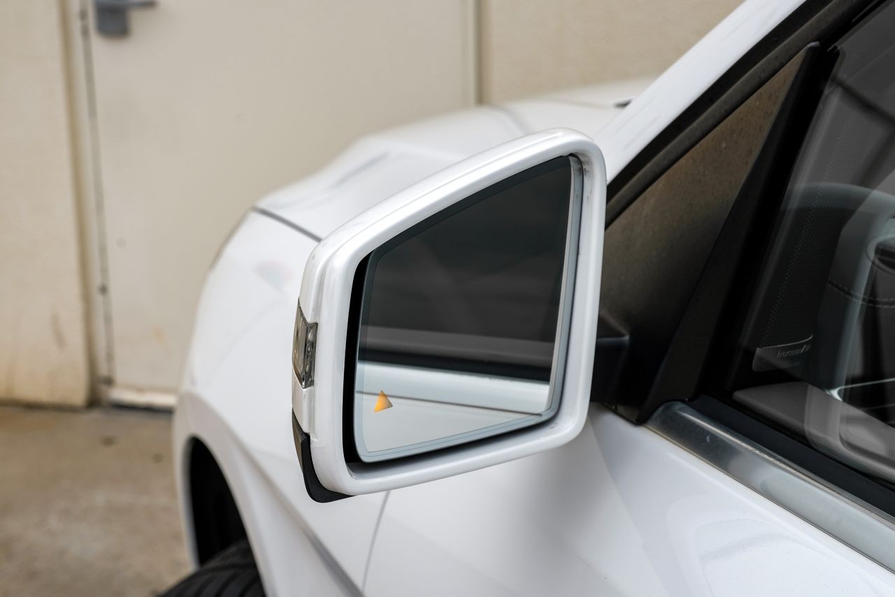 Mercedes-Benz ML Class Vehicle Main Gallery Image 37