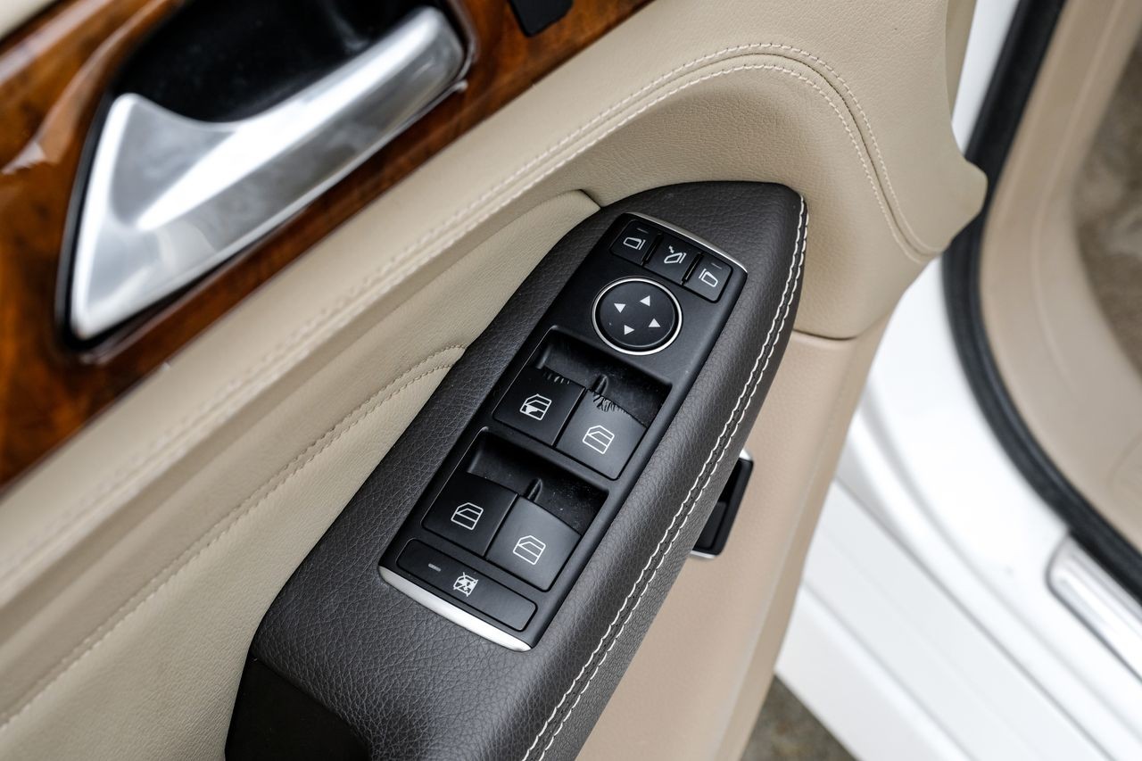 Mercedes-Benz ML Class Vehicle Main Gallery Image 39