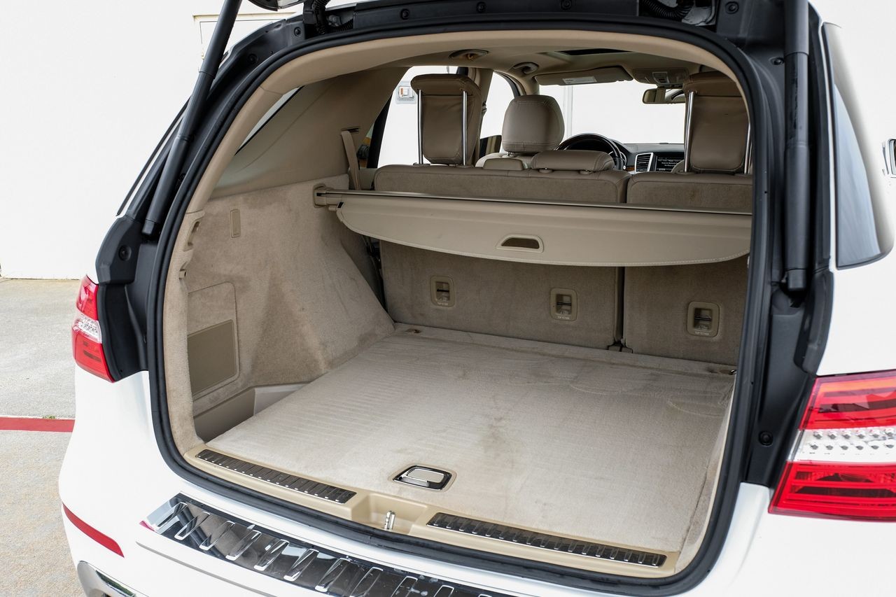 Mercedes-Benz ML Class Vehicle Main Gallery Image 45