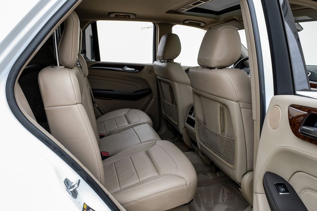 Mercedes-Benz ML Class Vehicle Main Gallery Image 33