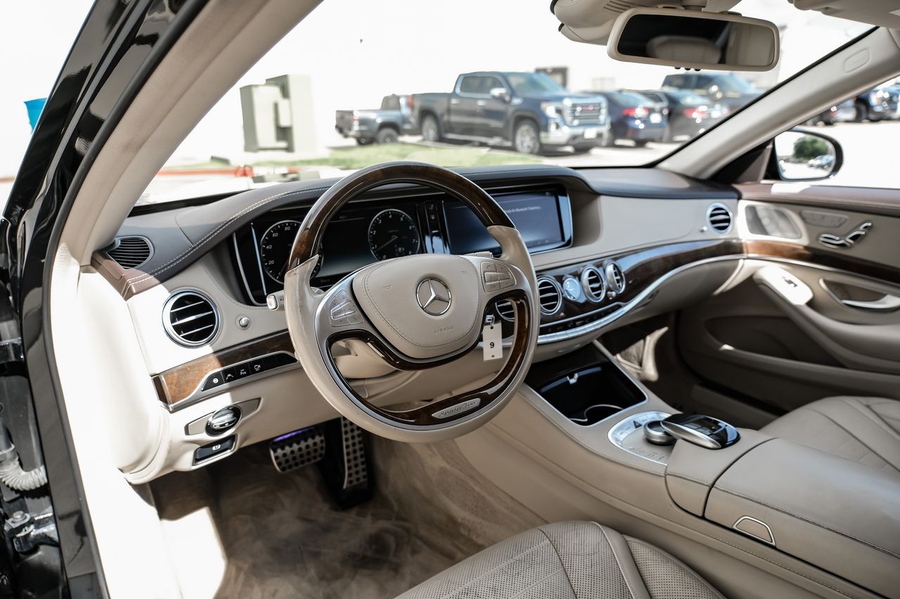 Mercedes-Benz S-Class Vehicle Main Gallery Image 03