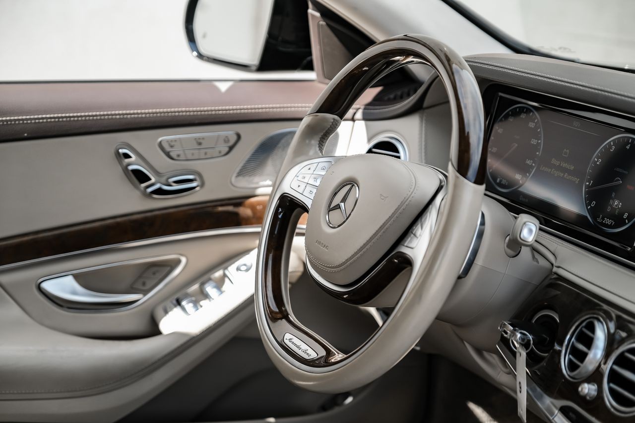 Mercedes-Benz S-Class Vehicle Main Gallery Image 13