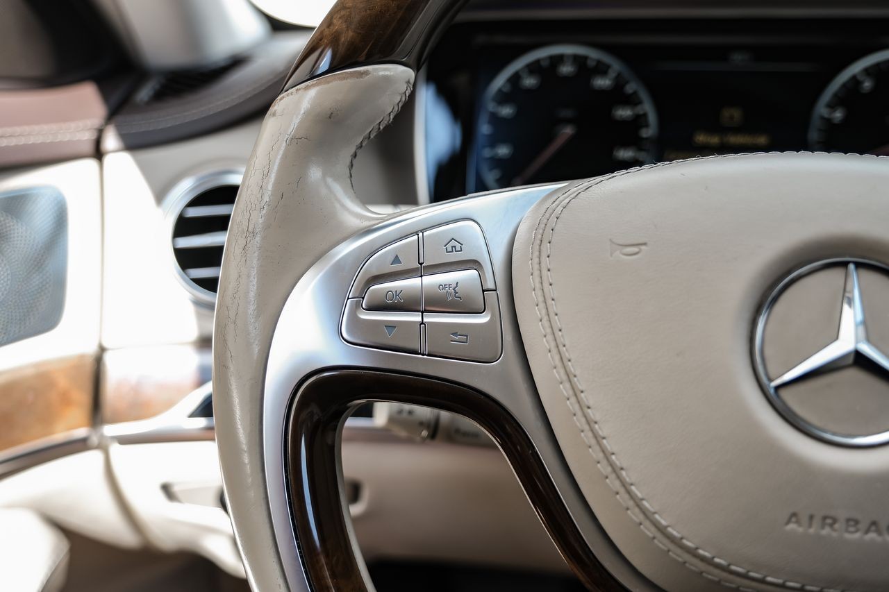 Mercedes-Benz S-Class Vehicle Main Gallery Image 16