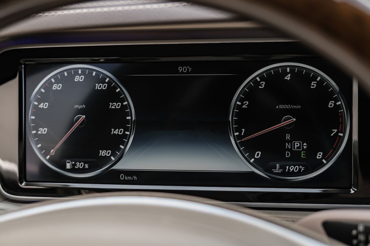 Mercedes-Benz S-Class Vehicle Main Gallery Image 19