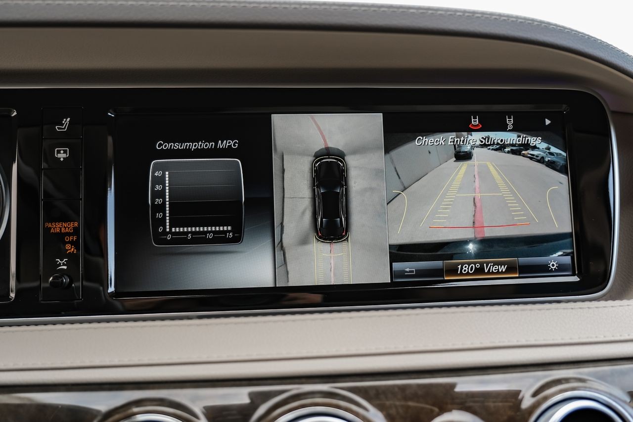 Mercedes-Benz S-Class Vehicle Main Gallery Image 22