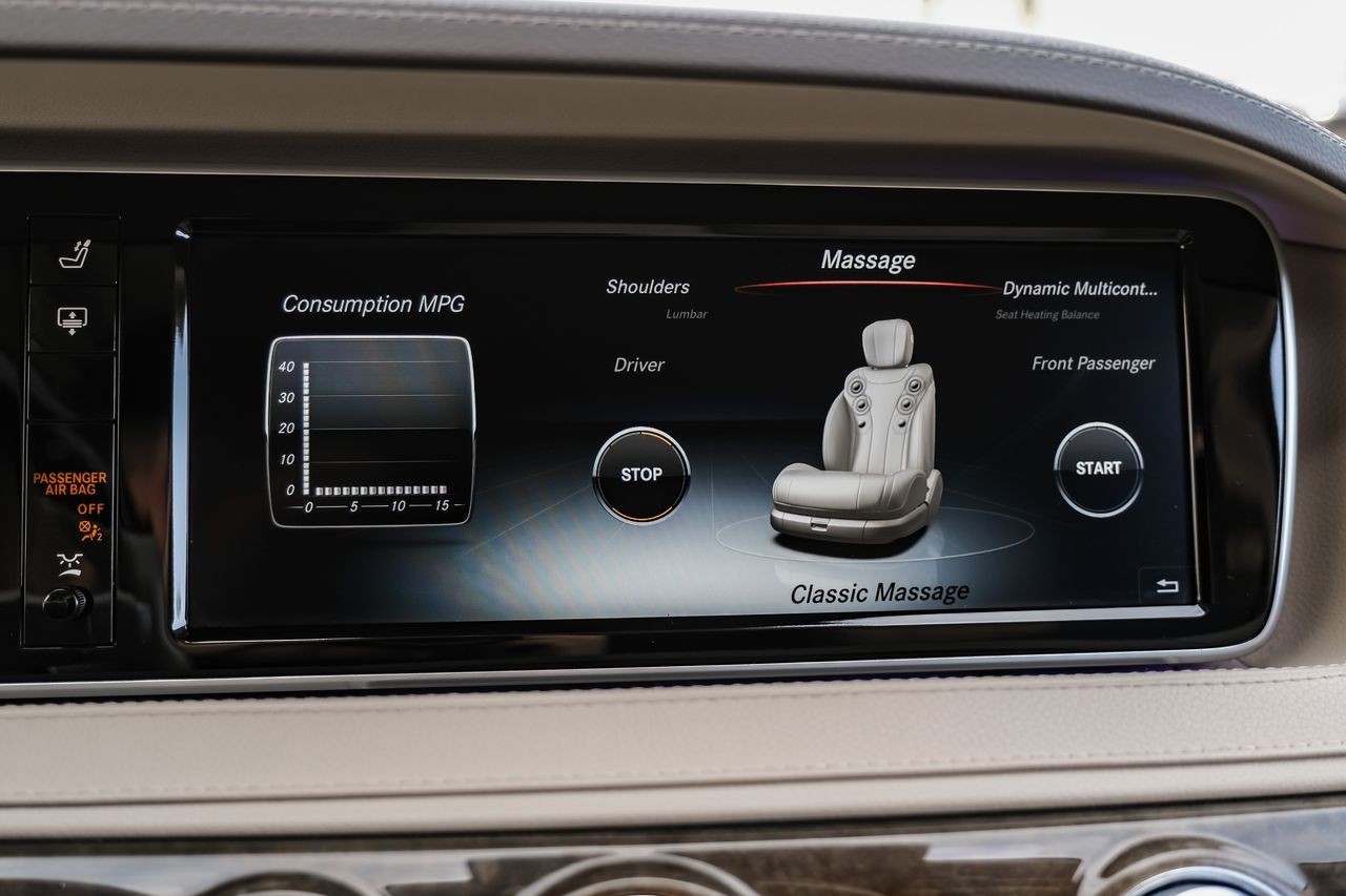 Mercedes-Benz S-Class Vehicle Main Gallery Image 28
