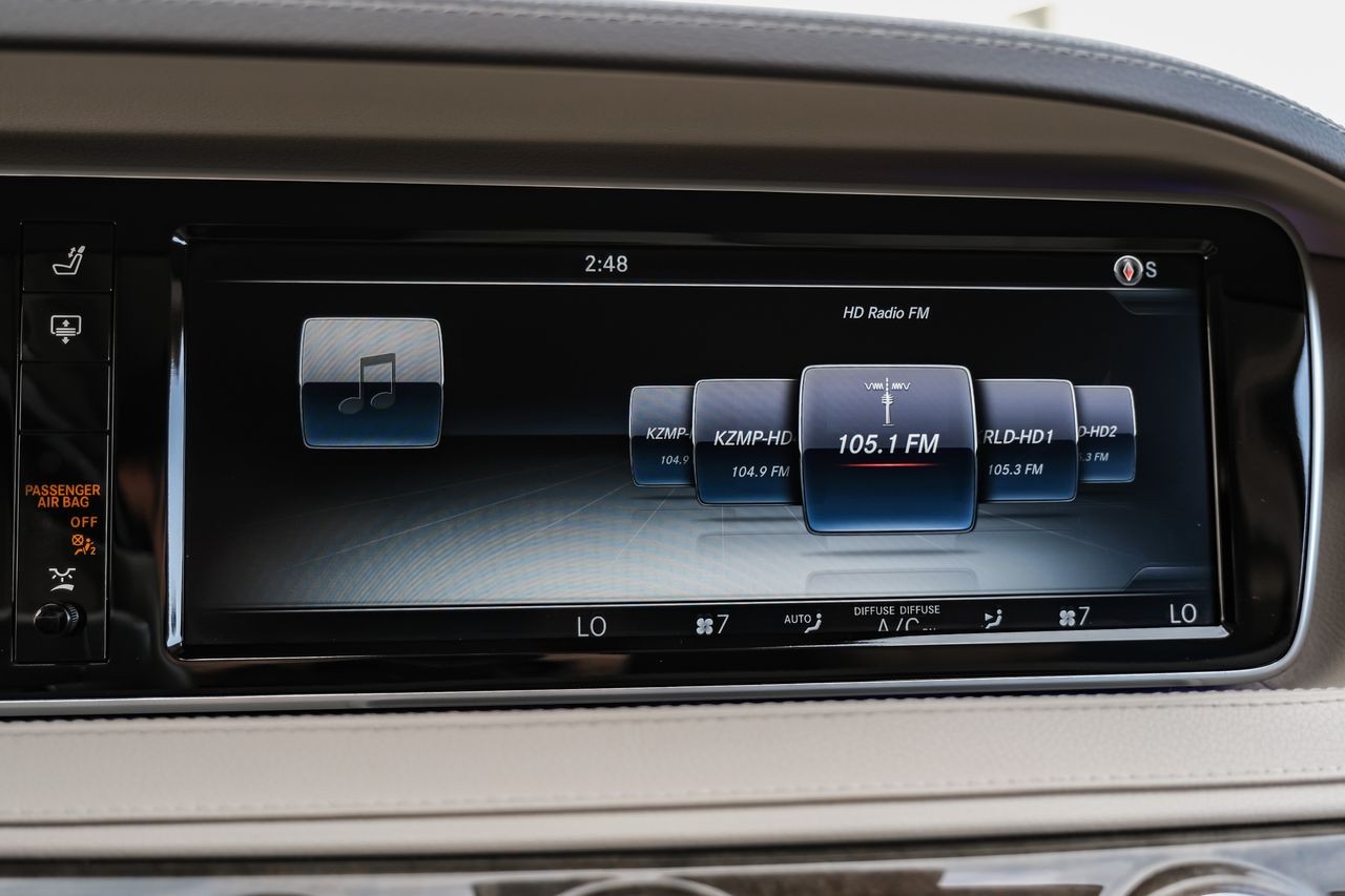 Mercedes-Benz S-Class Vehicle Main Gallery Image 29
