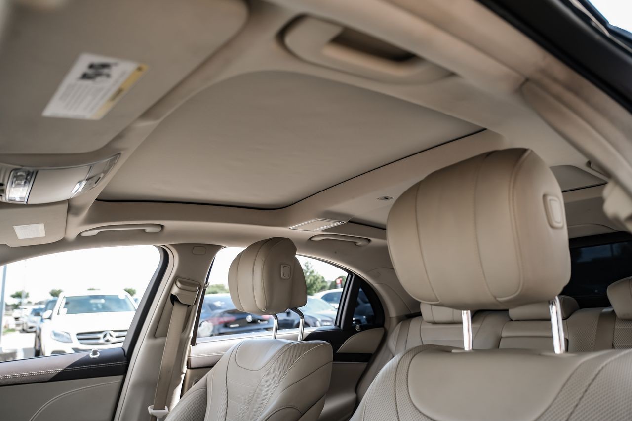 Mercedes-Benz S-Class Vehicle Main Gallery Image 31