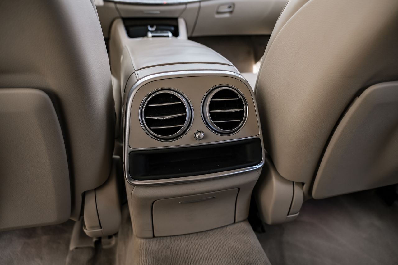Mercedes-Benz S-Class Vehicle Main Gallery Image 37