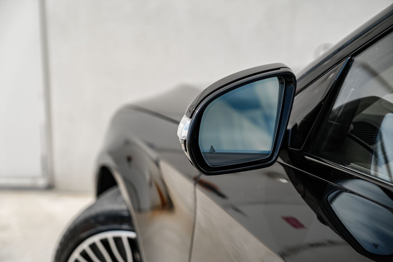 Mercedes-Benz S-Class Vehicle Main Gallery Image 40