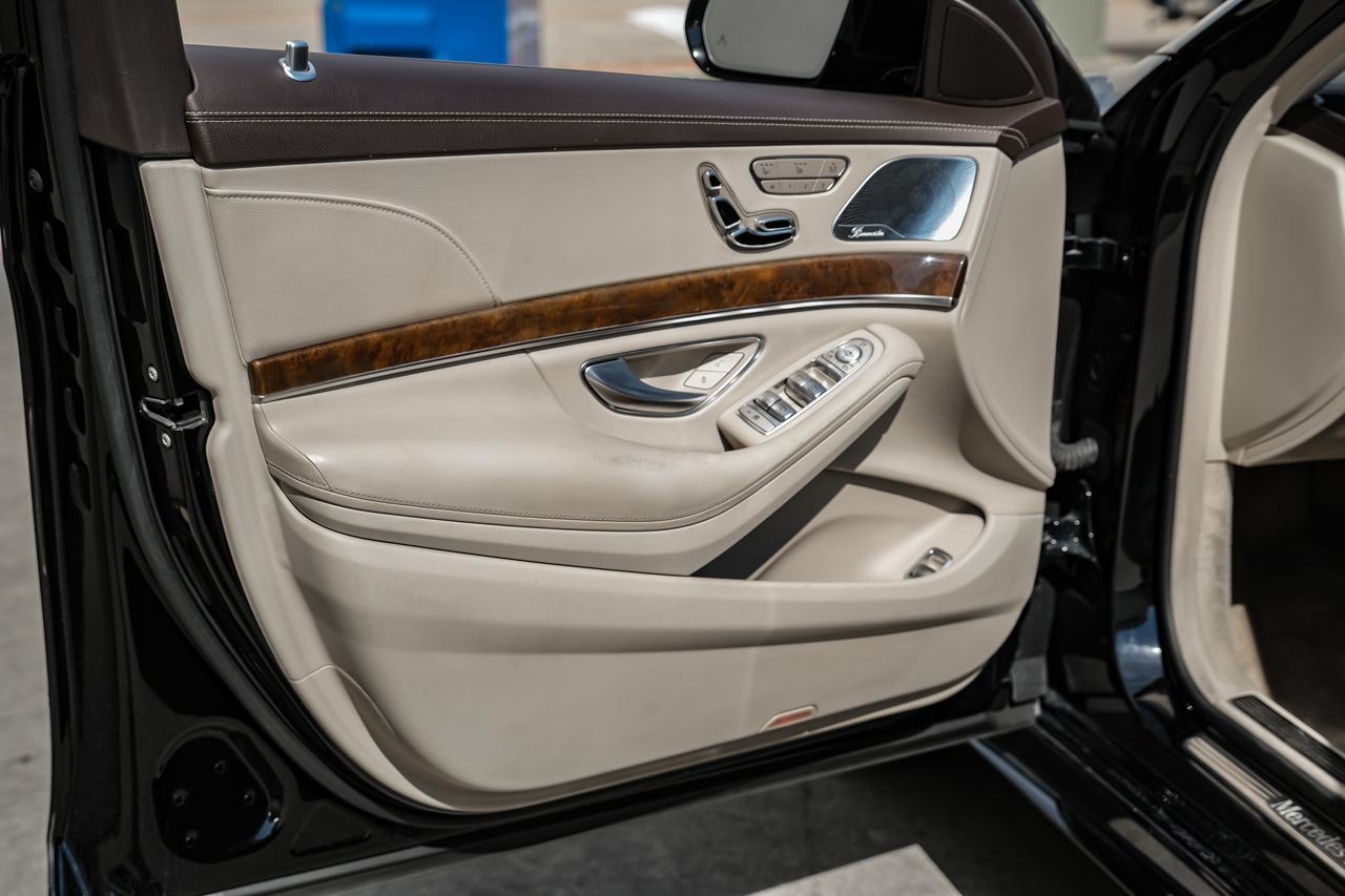 Mercedes-Benz S-Class Vehicle Main Gallery Image 41