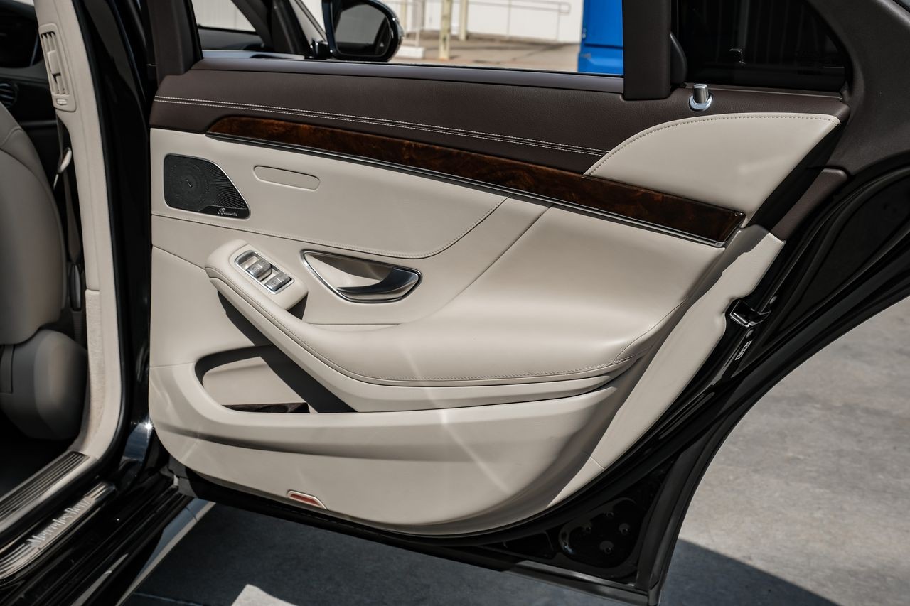 Mercedes-Benz S-Class Vehicle Main Gallery Image 47