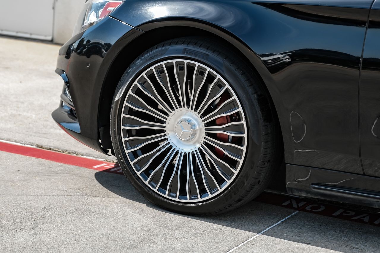 Mercedes-Benz S-Class Vehicle Main Gallery Image 57