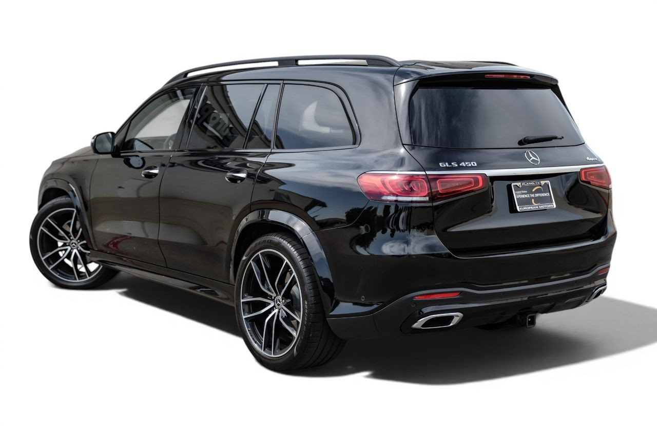 Mercedes-Benz GLS Vehicle Main Gallery Image 11