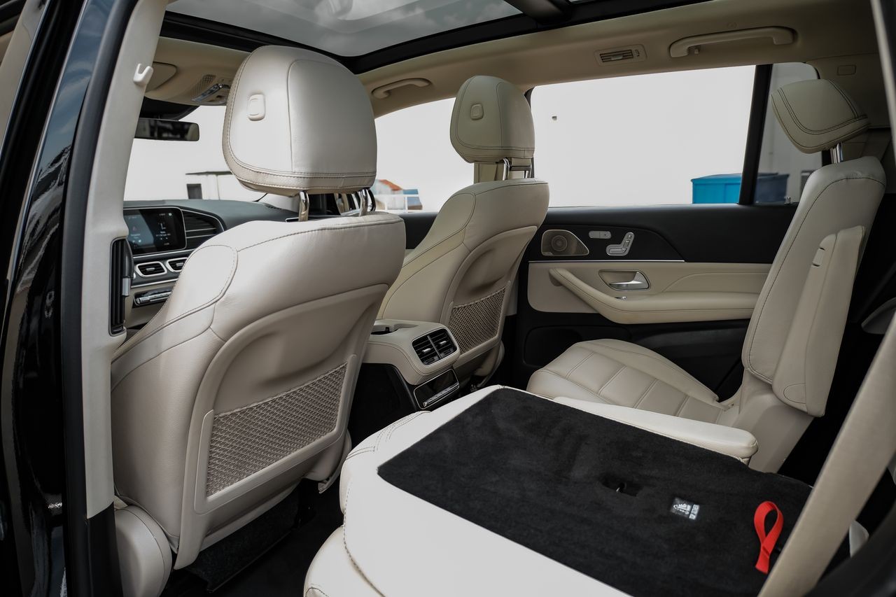 Mercedes-Benz GLS Vehicle Main Gallery Image 25