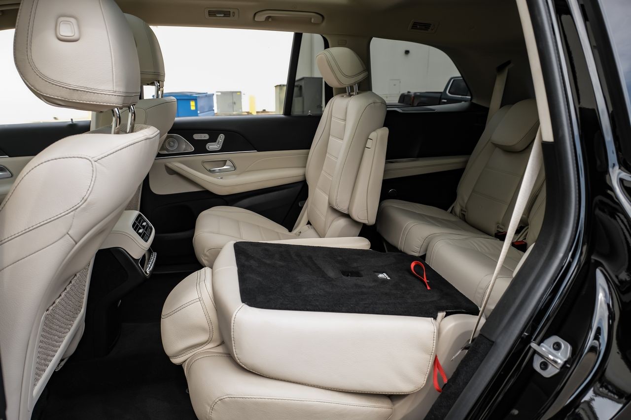 Mercedes-Benz GLS Vehicle Main Gallery Image 26
