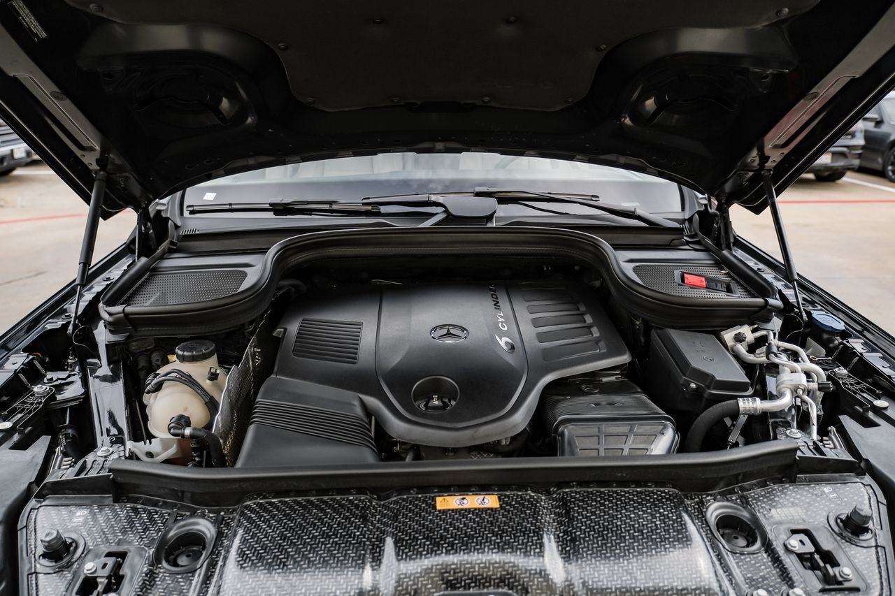 Mercedes-Benz GLS Vehicle Main Gallery Image 40