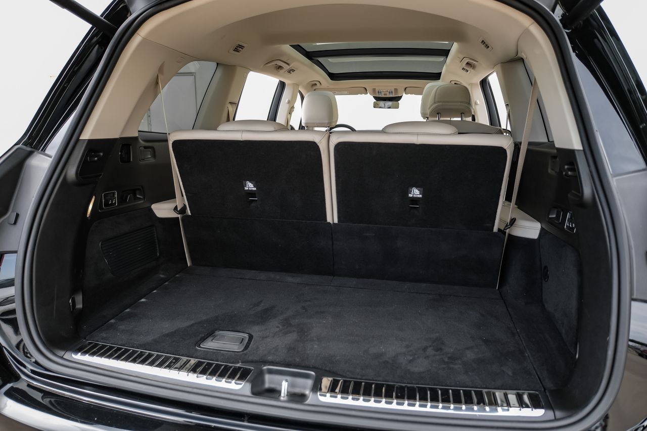 Mercedes-Benz GLS Vehicle Main Gallery Image 42