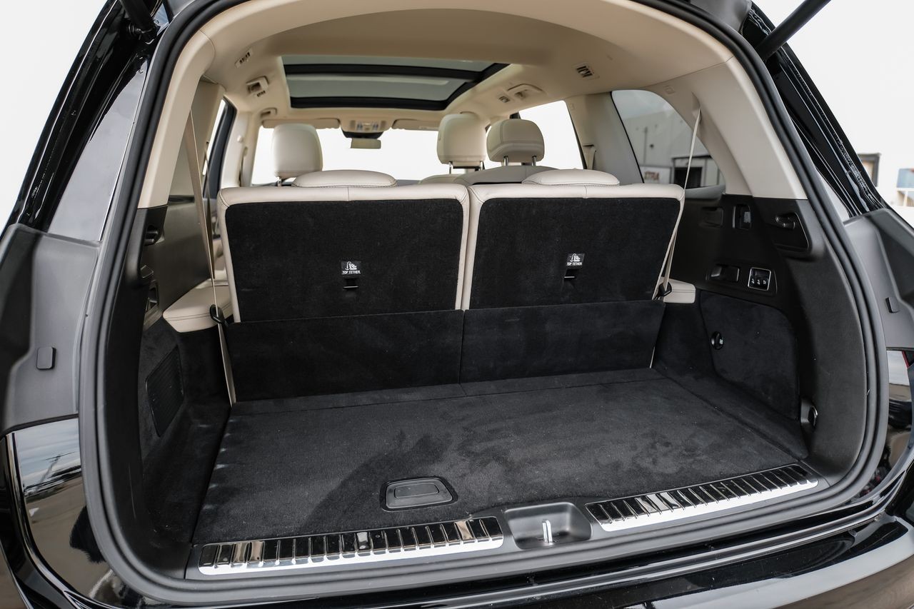 Mercedes-Benz GLS Vehicle Main Gallery Image 43