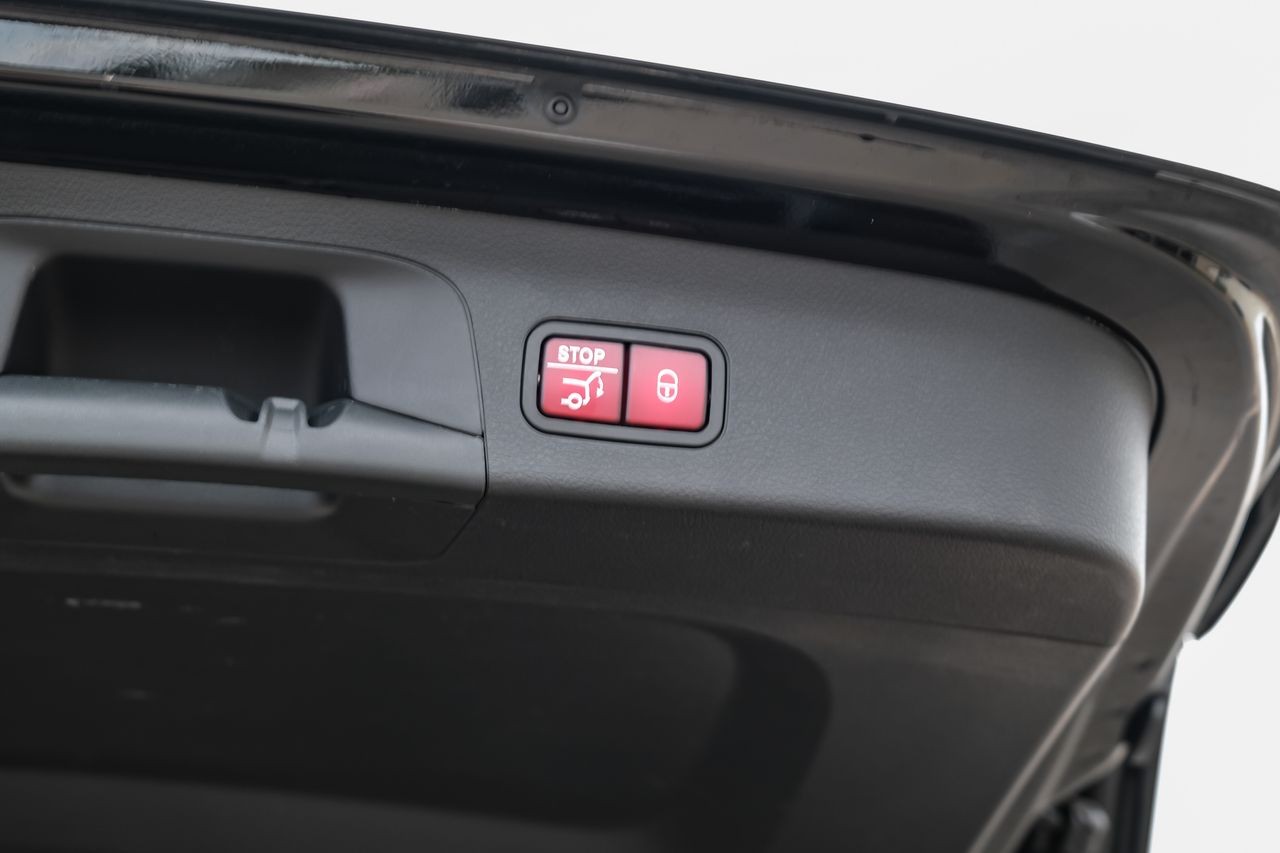 Mercedes-Benz GLS Vehicle Main Gallery Image 44