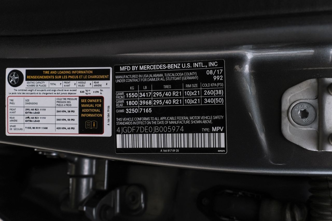 Mercedes-Benz GLS 550 Vehicle Main Gallery Image 58