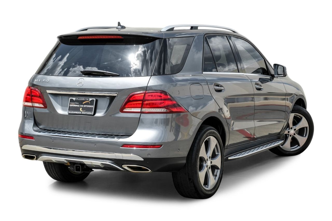 Mercedes-Benz GLE Vehicle Main Gallery Image 09