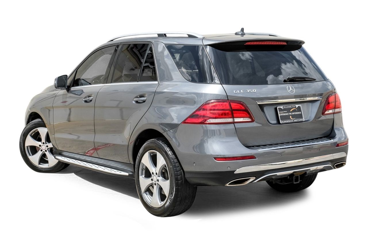 Mercedes-Benz GLE Vehicle Main Gallery Image 11