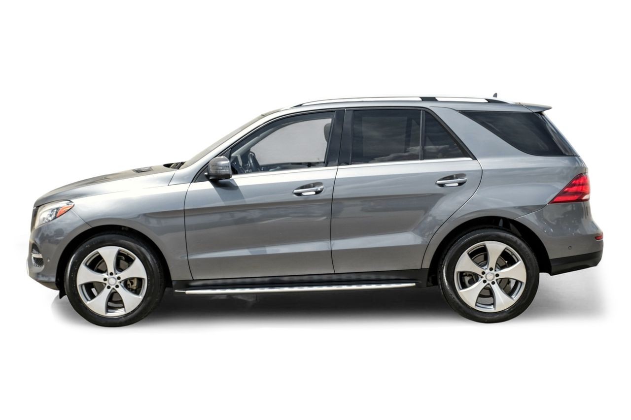 Mercedes-Benz GLE Vehicle Main Gallery Image 12