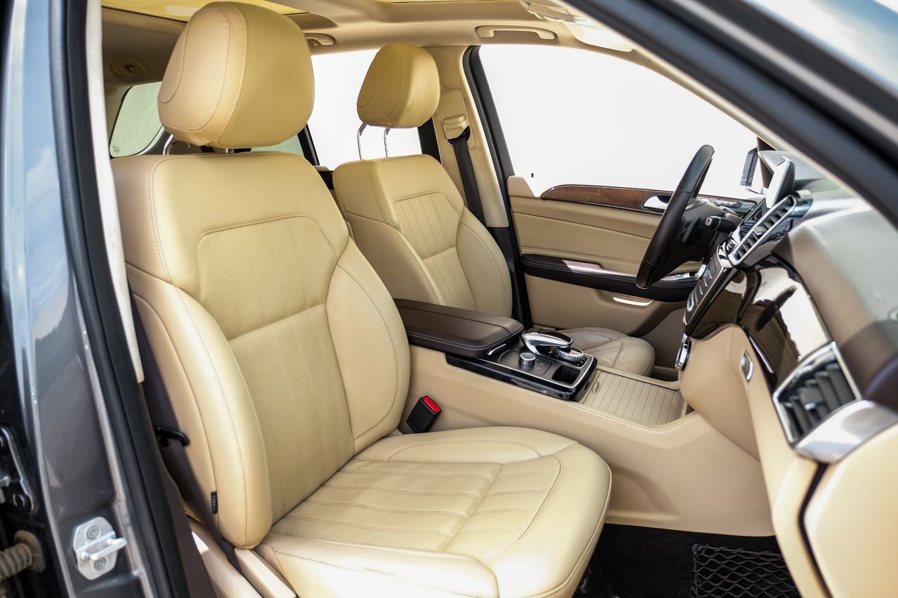 Mercedes-Benz GLE Vehicle Main Gallery Image 32