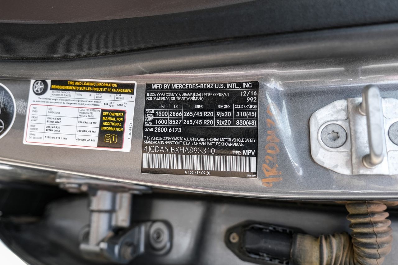 Mercedes-Benz GLE Vehicle Main Gallery Image 53