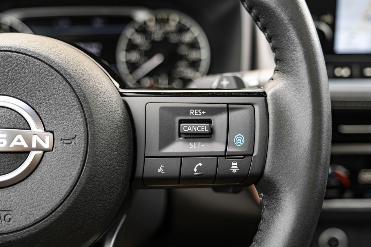 Nissan Rogue Vehicle Main Gallery Image 18