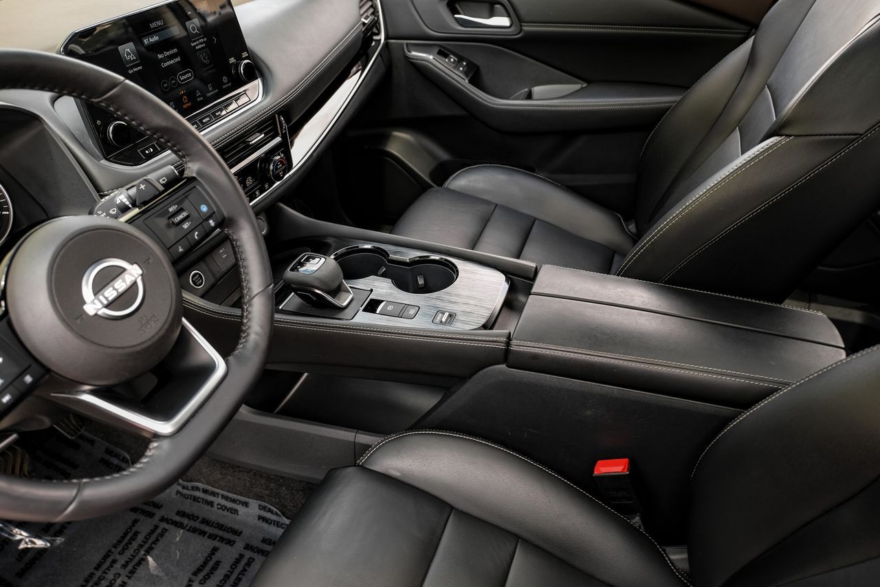 Nissan Rogue Vehicle Main Gallery Image 25