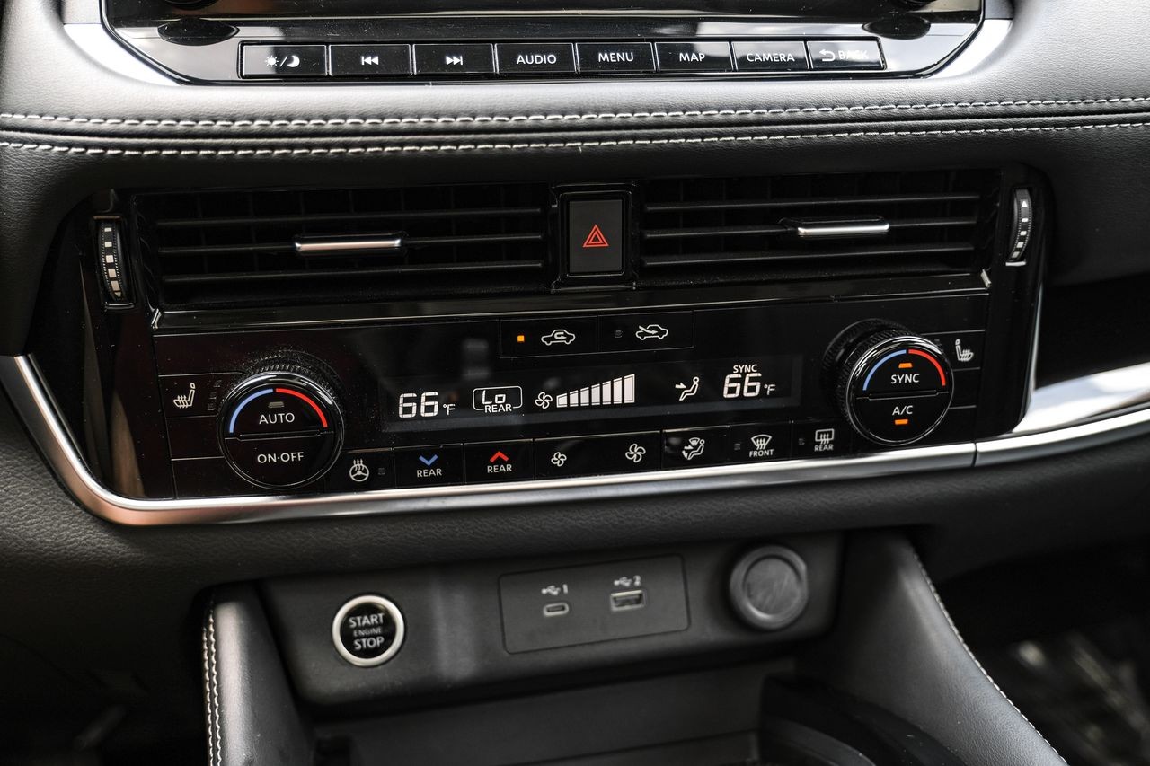 Nissan Rogue Vehicle Main Gallery Image 27